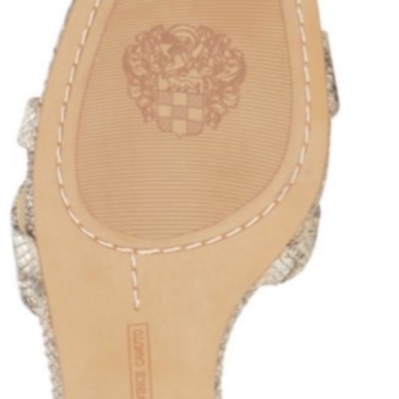 NEW Vince Camuto Snakeskin Heels - Picture 5 of 5